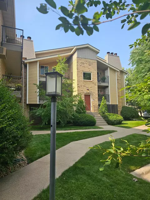 2240 Ridge Dr #33, Saint Louis Park, MN 55416