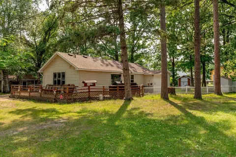 Exterior - 213 3rd St N, Hackensack, MN 56452 photo 4 of 14