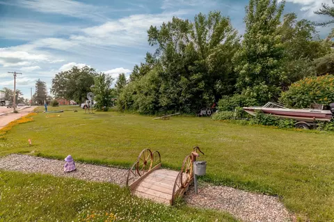 Exterior - 213 3rd St N, Hackensack, MN 56452 photo 13 of 14
