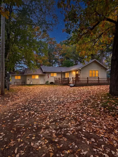 213 3rd St N, Hackensack, MN 56452