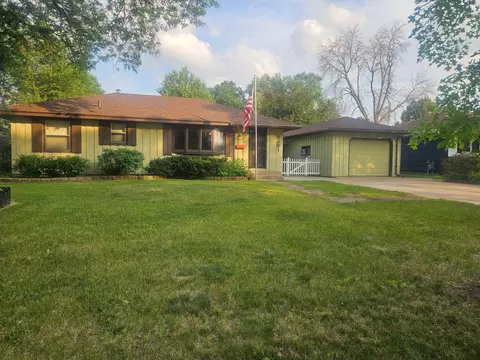 8291 Grange Blvd, Cottage Grove, MN 55016