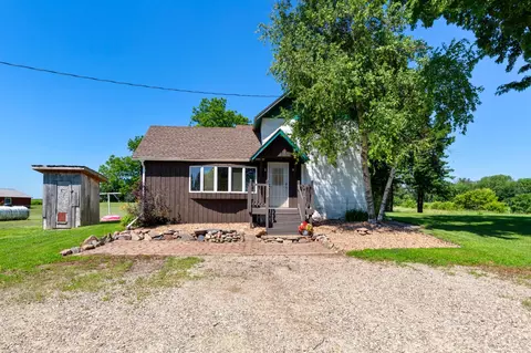 83839 310th St, Ellendale, MN 56026
