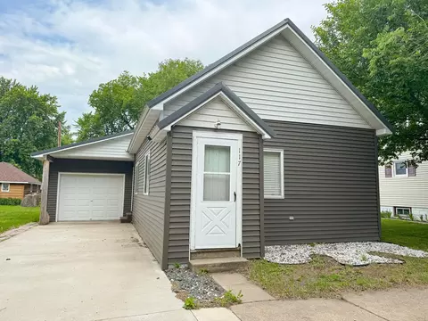 117 3rd St NE, Barnesville, MN 56514