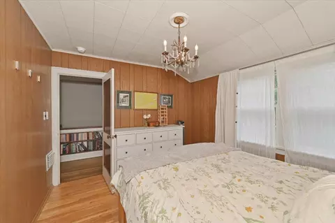 Bedroom - 3909 W 5th St, Duluth, MN 55807 photo 5 of 5