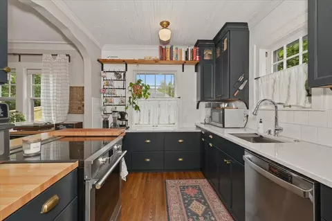 Kitchen - 3909 W 5th St, Duluth, MN 55807 photo 3 of 3