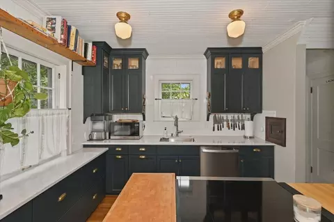 Kitchen - 3909 W 5th St, Duluth, MN 55807 photo 1 of 3