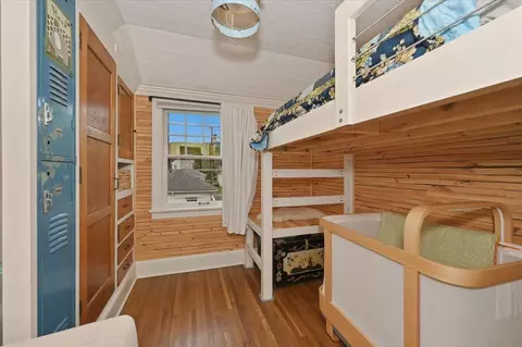Bedroom - 3909 W 5th St, Duluth, MN 55807 photo 1 of 5