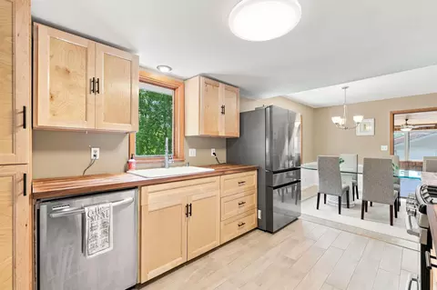 Kitchen - 9101 Upton Ave S, Bloomington, MN 55431 photo 1 of 2