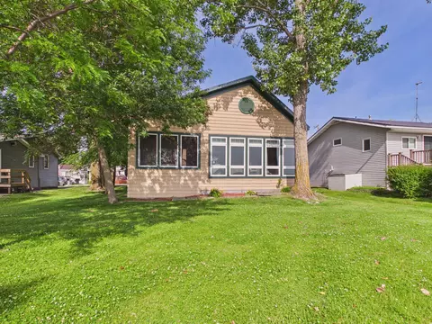 18754 N Ridge Dr #1, Glenwood, MN 56334