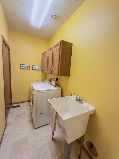 2953 9th Ave SE, Willmar, MN 56201 photo 30