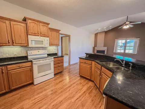 2953 9th Ave SE, Willmar, MN 56201 photo 10