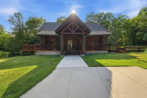 18583 Unger Ln, Grand Rapids, MN 55744