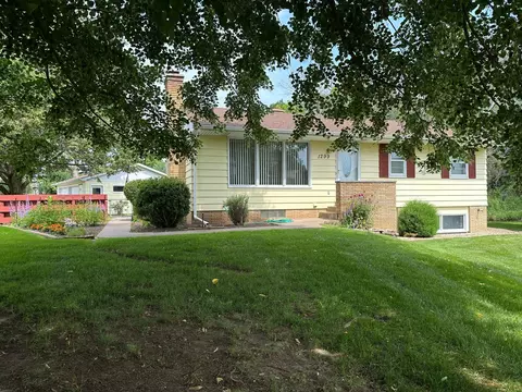 1299 N Birch Lake Blvd, White Bear Township, MN 55110
