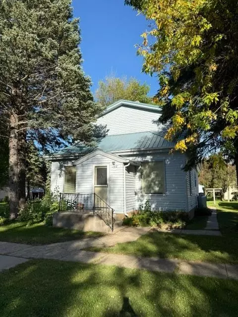 102 N Grove St, Okabena, MN 56161