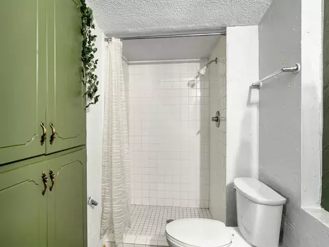 Bath - 5901 114th Pl N, Champlin, MN 55316 photo 3 of 3