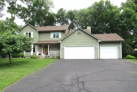 1020 Lake Lucy Rd, Chanhassen, MN 55317