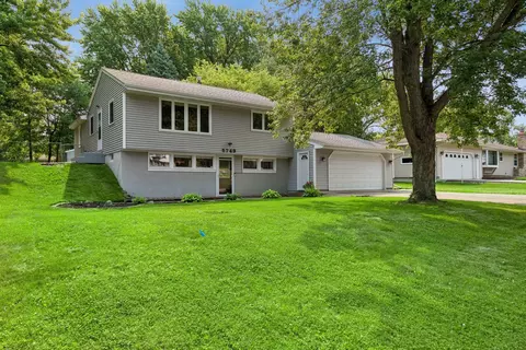 5749 W Glen Moor Rd, Minnetonka, MN 55345