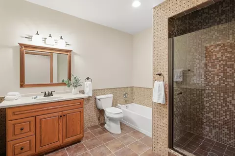 Bath - 4910 Steeplechase Ct #39, Eagan, MN 55122 photo 3 of 3