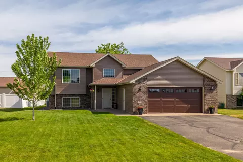 1805 6th St N, Sartell, MN 56377