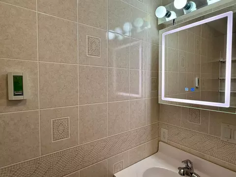 Bath - 508 3rd Ave NE, Byron, MN 55920 photo 3 of 3