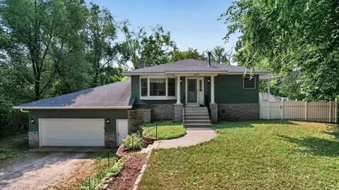 11833 Shady Oak Ln, Minnetonka, MN 55343