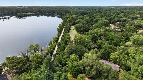 11833 Shady Oak Ln, Hopkins, MN 55343