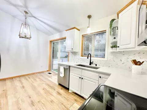 Kitchen - 2011 Lake View Dr, Jordan, MN 55352 photo 4 of 4