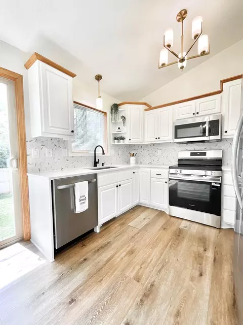 Kitchen - 2011 Lake View Dr, Jordan, MN 55352 photo 1 of 4
