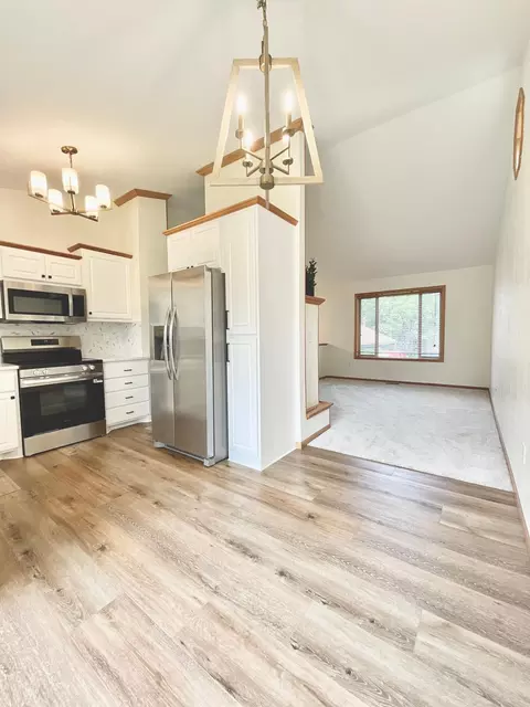 Kitchen - 2011 Lake View Dr, Jordan, MN 55352 photo 2 of 4