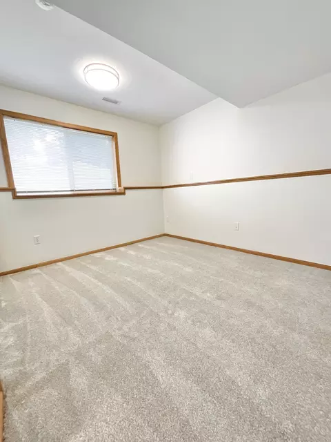 Bedroom - 2011 Lake View Dr, Jordan, MN 55352 photo 6 of 9