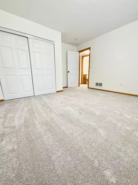 Bedroom - 2011 Lake View Dr, Jordan, MN 55352 photo 8 of 9