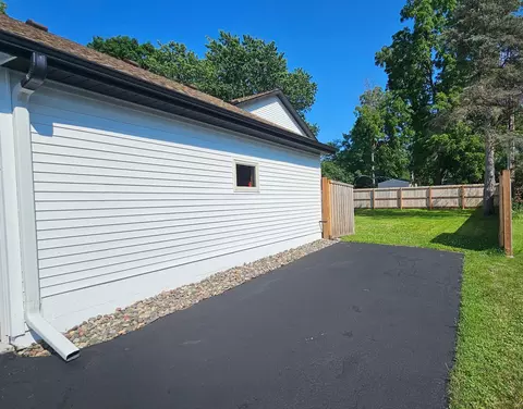 Exterior - 2011 Lake View Dr, Jordan, MN 55352 photo 6 of 9
