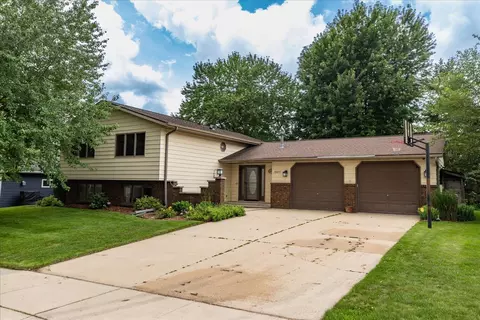 5911 24th Ave NW, Rochester, MN 55901