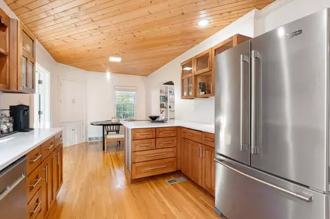 Kitchen - 512 6th Ave SW, Austin, MN 55912 photo 11 of 11