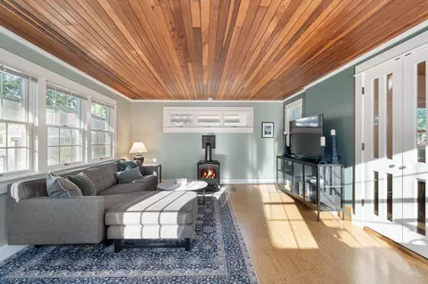 Living - 512 6th Ave SW, Austin, MN 55912 photo 9 of 12