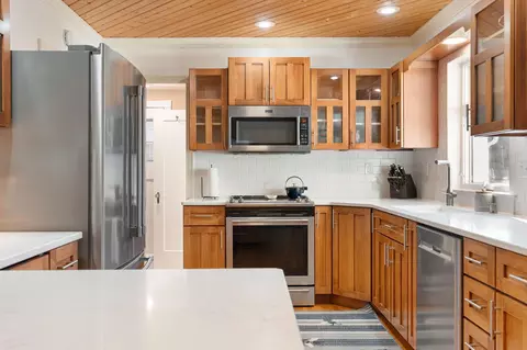 Kitchen - 512 6th Ave SW, Austin, MN 55912 photo 4 of 11