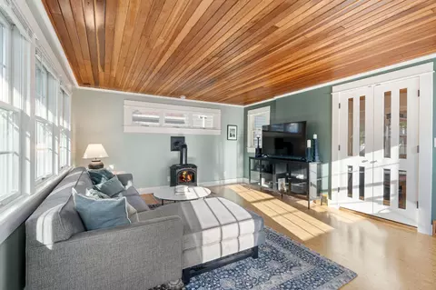 Living - 512 6th Ave SW, Austin, MN 55912 photo 8 of 12