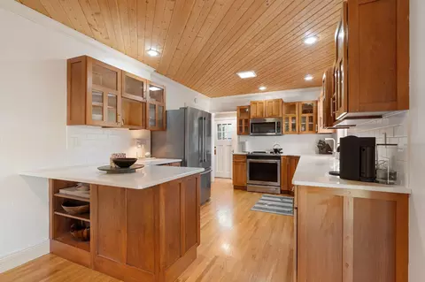 Kitchen - 512 6th Ave SW, Austin, MN 55912 photo 2 of 11