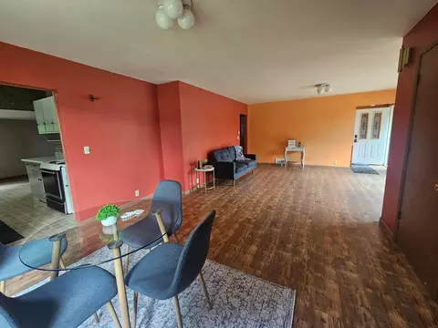 237 E Nelson Ave, Warren, MN 56762 photo 8