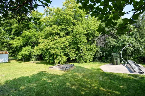 Exterior - 237 E Nelson Ave, Warren, MN 56762 photo 7 of 8