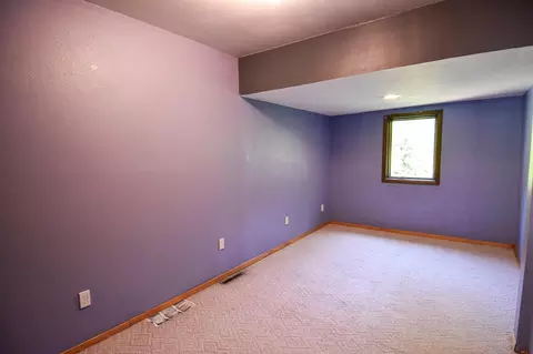 Bedroom - 237 E Nelson Ave, Warren, MN 56762 photo 3 of 4