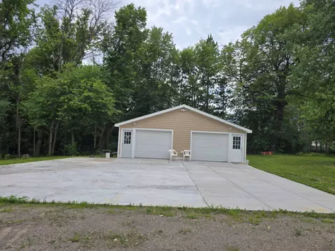 7749 Pioneer Rd, Wyoming, MN 55092