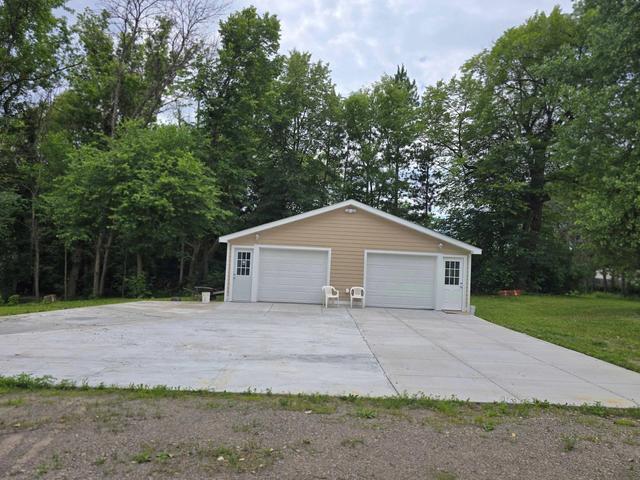 7749 Pioneer Rd, Wyoming, MN 55092