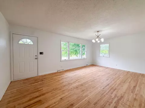 Living - 416 SW 4th St, Brainerd, MN 56401 photo 1 of 3