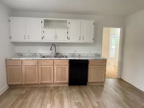 Kitchen - 416 SW 4th St, Brainerd, MN 56401 photo 3 of 4