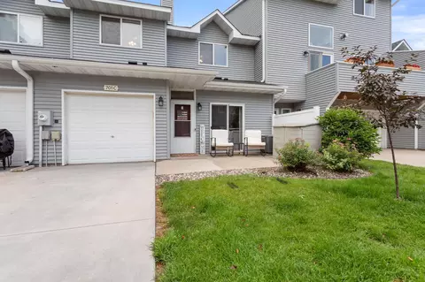 701 Woodduck Dr #C, Woodbury, MN 55125