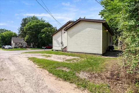 Exterior - 711 SE 13th St, Brainerd, MN 56401 photo 6 of 8