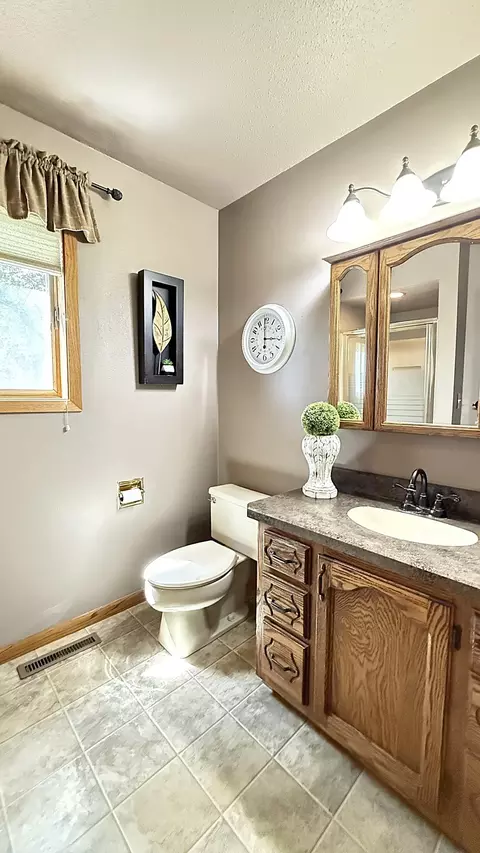 Bath - 3612 170th St, Boyd, MN 56218 photo 1 of 7