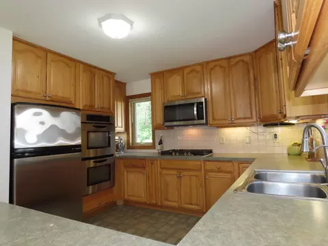 Kitchen - 39512 92nd Ave, Onamia, MN 56359 photo 5 of 9