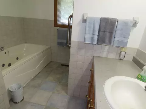 Bath - 39512 92nd Ave, Onamia, MN 56359 photo 5 of 8
